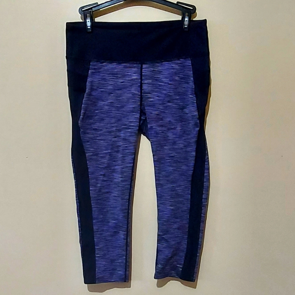 Athleta Cropped Leggings
